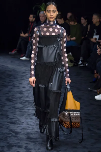 Look 40